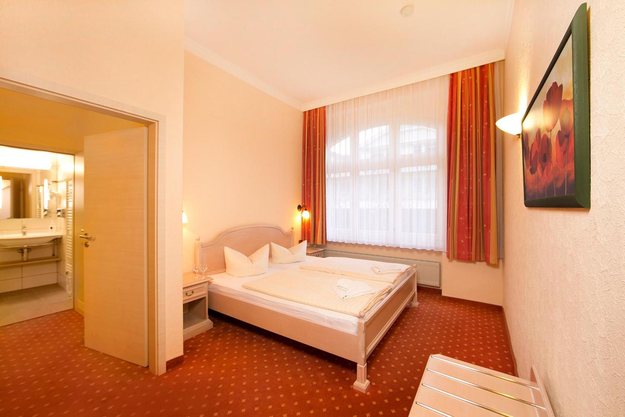 Hotel Duenenschloss Mit Private Spa Zinnowitz Exteriör bild