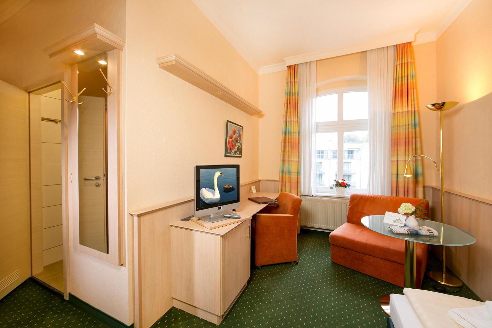 Hotel Duenenschloss Mit Private Spa Zinnowitz Exteriör bild