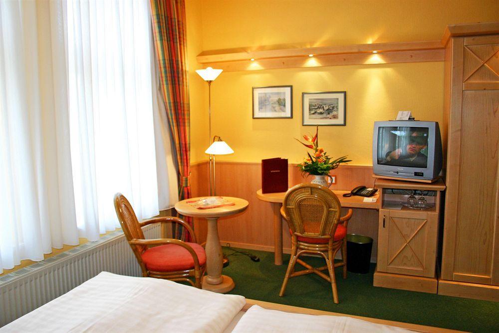 Hotel Duenenschloss Mit Private Spa Zinnowitz Exteriör bild