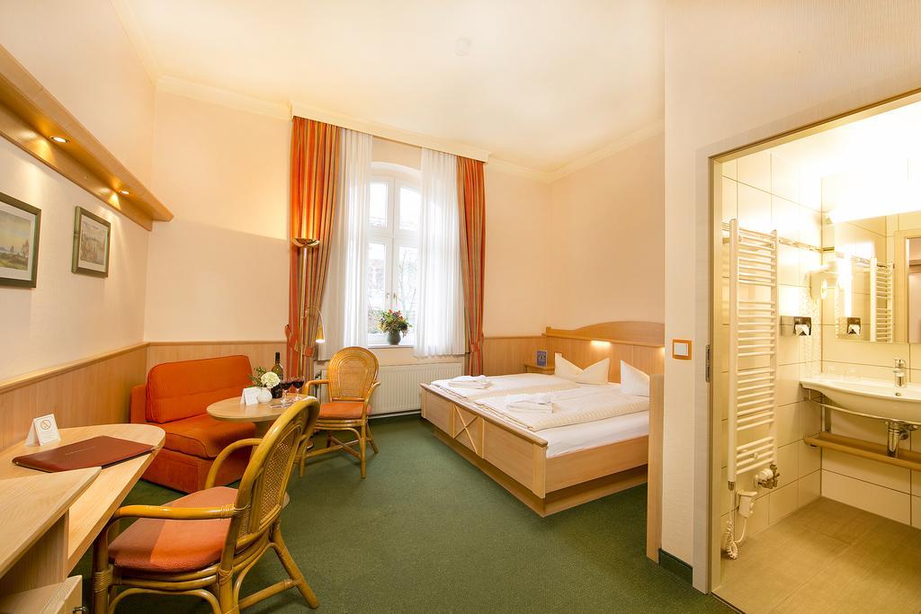 Hotel Duenenschloss Mit Private Spa Zinnowitz Exteriör bild