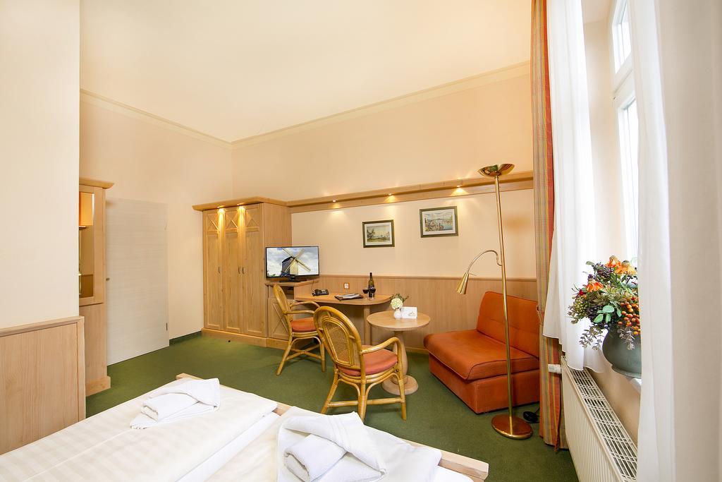 Hotel Duenenschloss Mit Private Spa Zinnowitz Exteriör bild