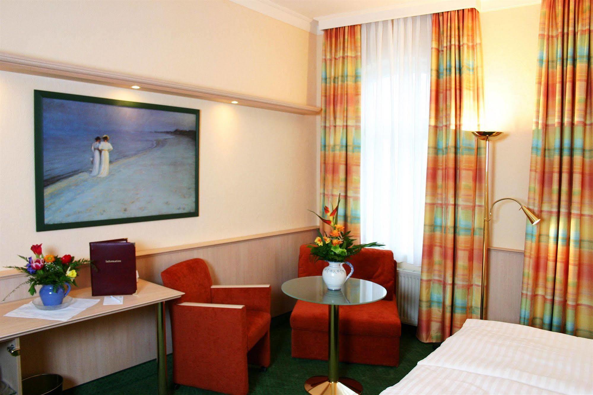 Hotel Duenenschloss Mit Private Spa Zinnowitz Exteriör bild