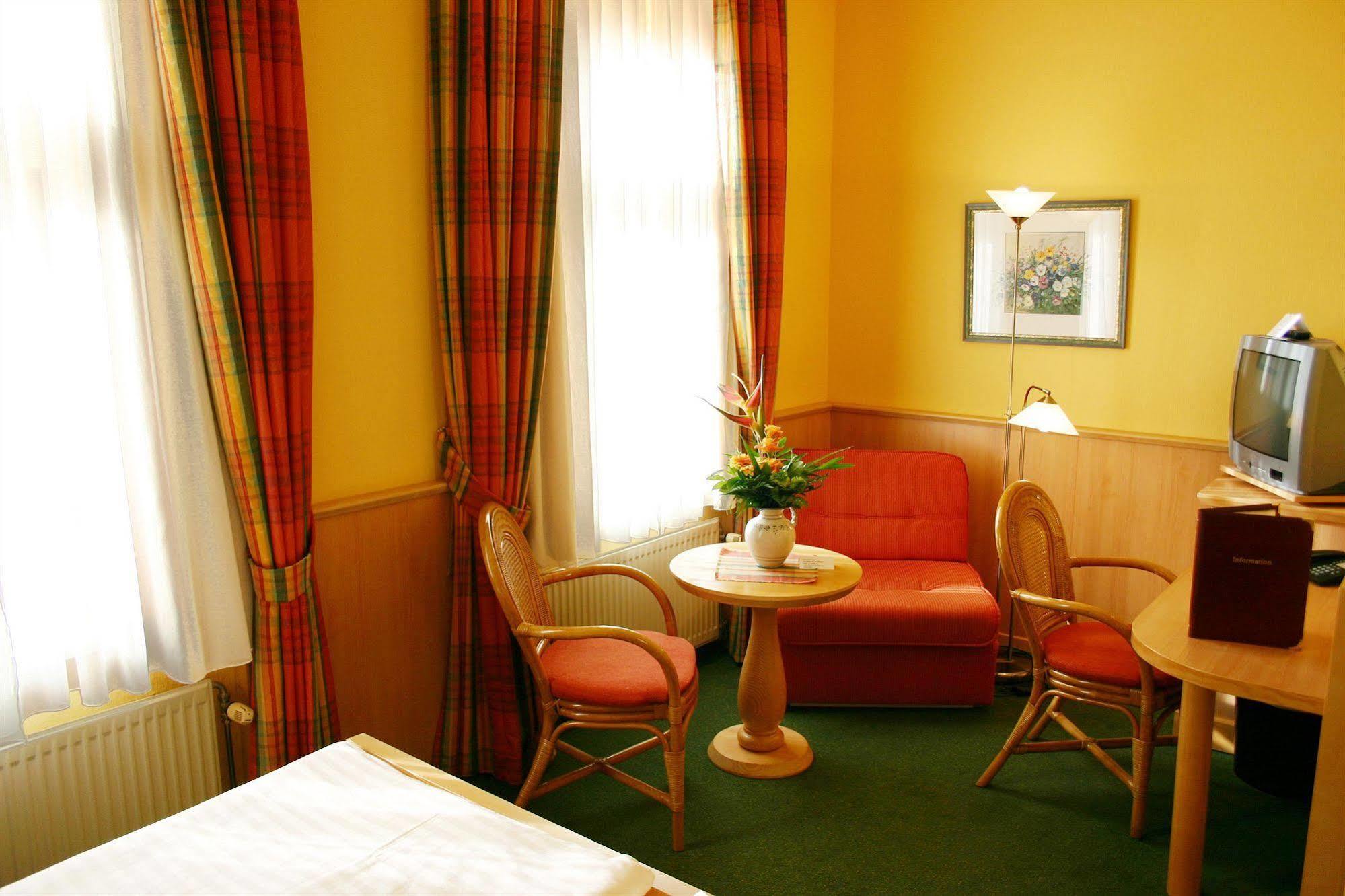 Hotel Duenenschloss Mit Private Spa Zinnowitz Exteriör bild