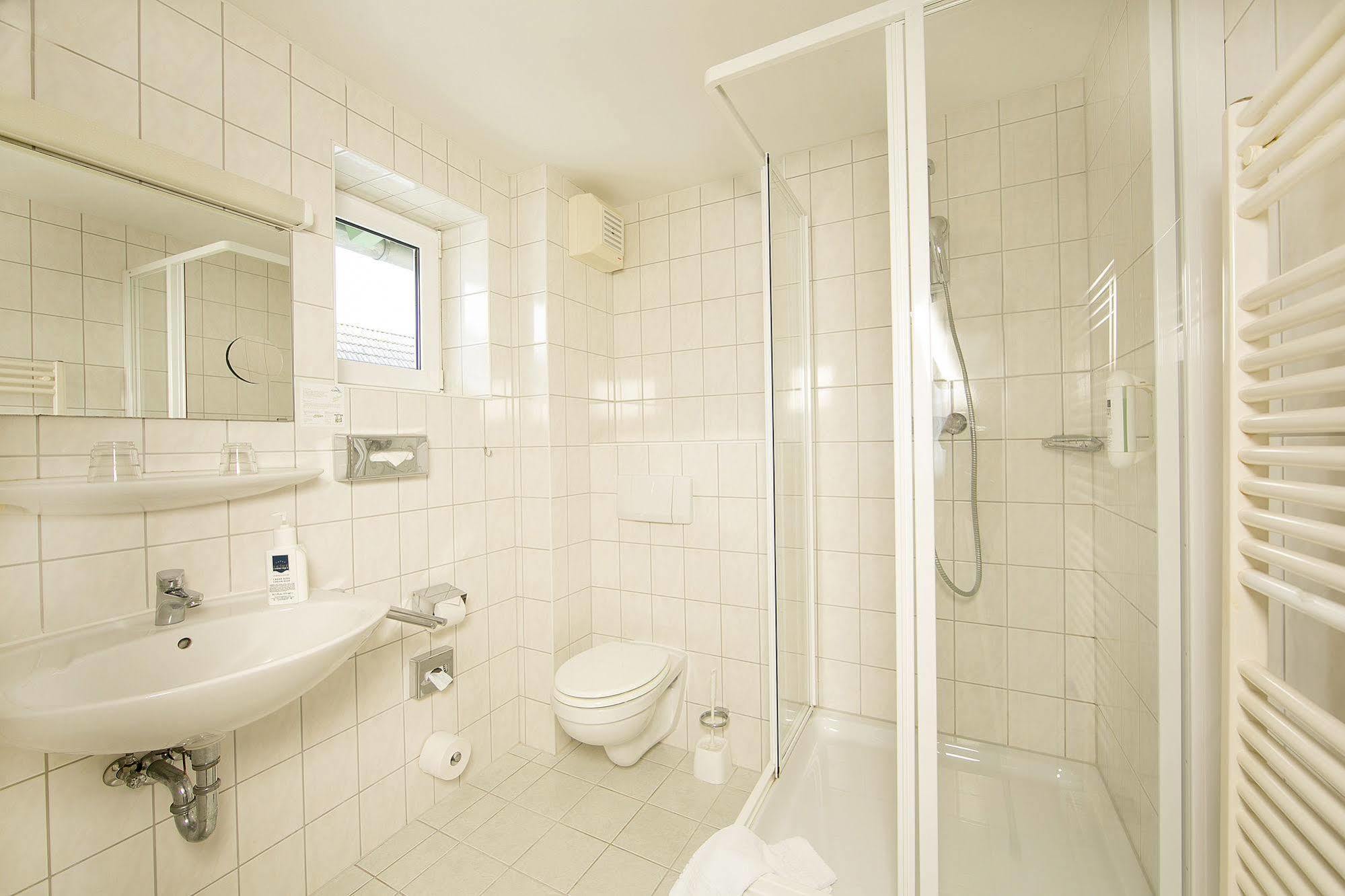 Hotel Duenenschloss Mit Private Spa Zinnowitz Exteriör bild