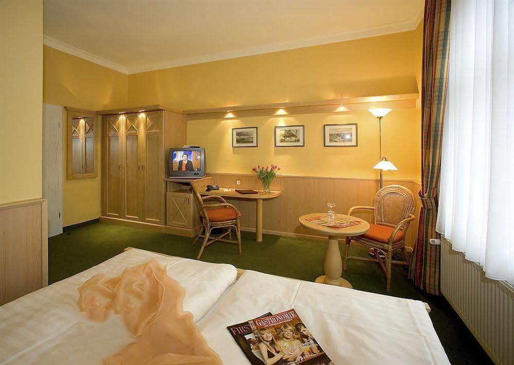 Hotel Duenenschloss Mit Private Spa Zinnowitz Exteriör bild